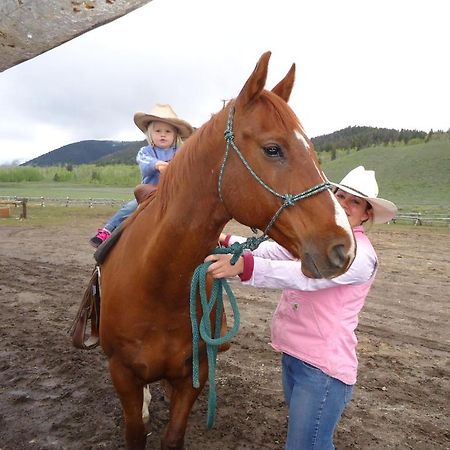 Parade Rest Ranch West Yellowstone Ngoại thất bức ảnh