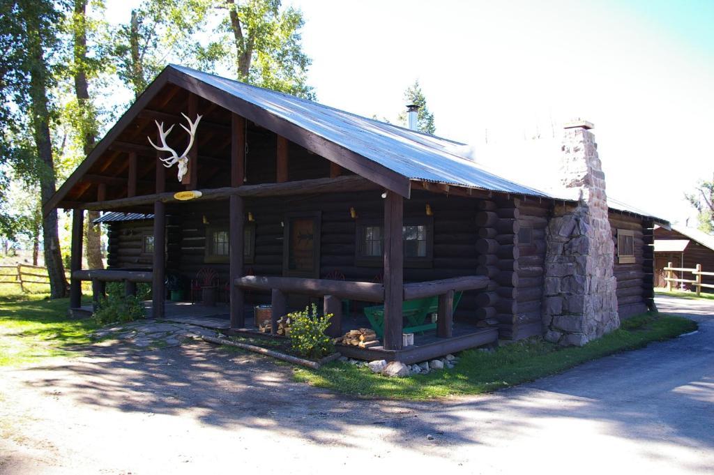 Parade Rest Ranch West Yellowstone Ngoại thất bức ảnh
