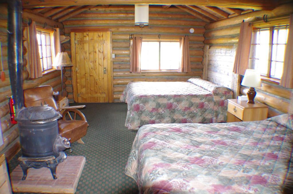 Parade Rest Ranch West Yellowstone Phòng bức ảnh
