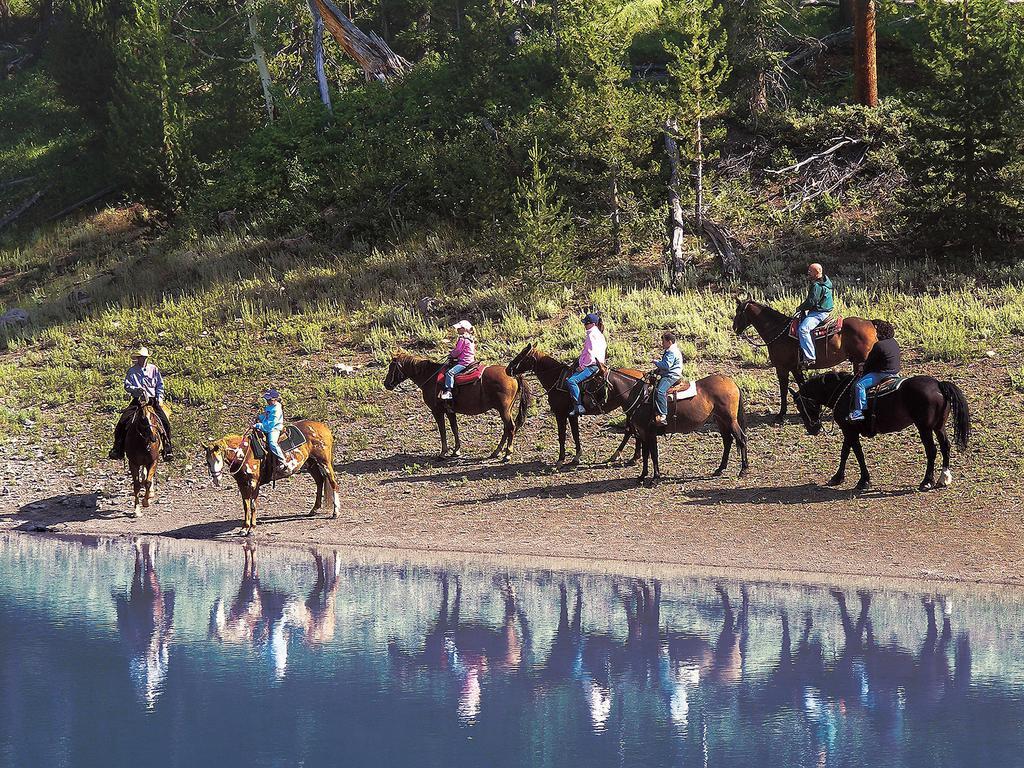 Parade Rest Ranch West Yellowstone Ngoại thất bức ảnh